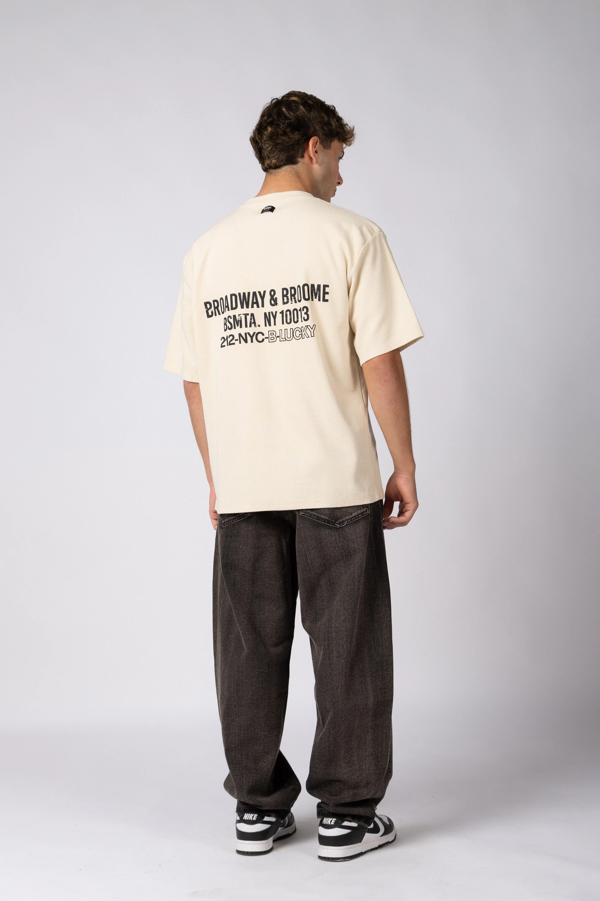 Remera Over Molt Broadway Arena - Image 2