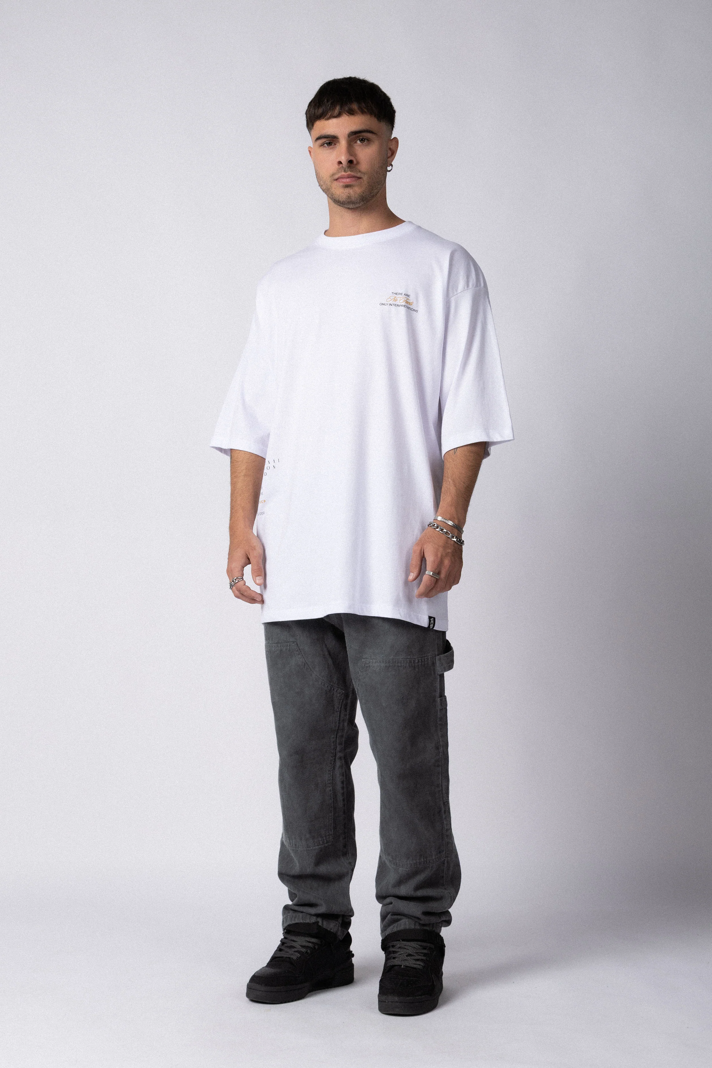 Remera Over Taz Facts Blanca - Image 4