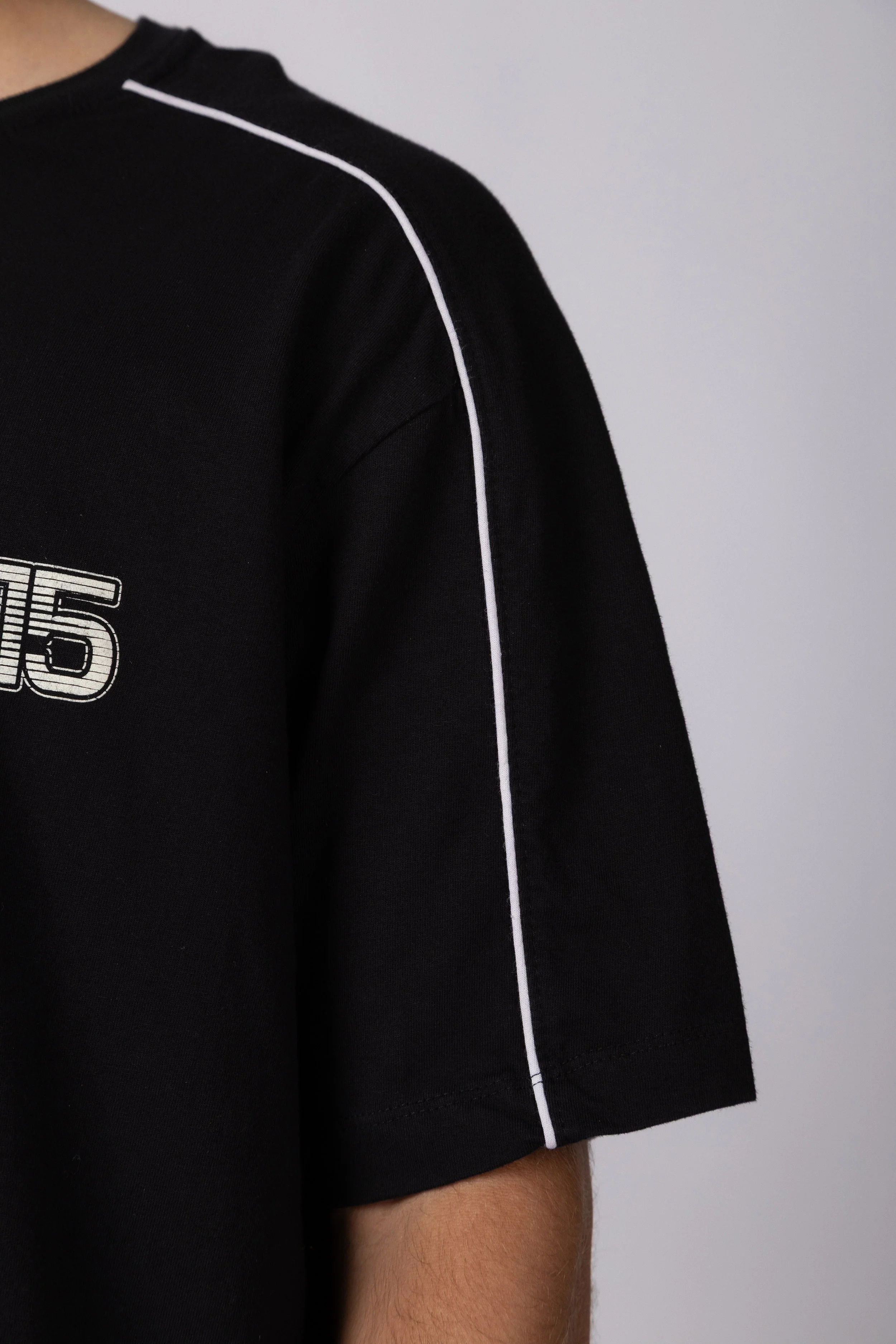 Remera Rift Nine Negra - Image 4